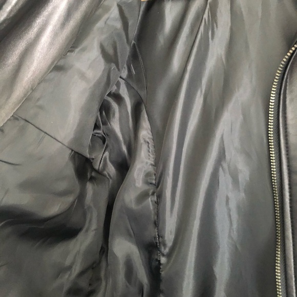 Identify leather collared jacket - Picture 9 of 9